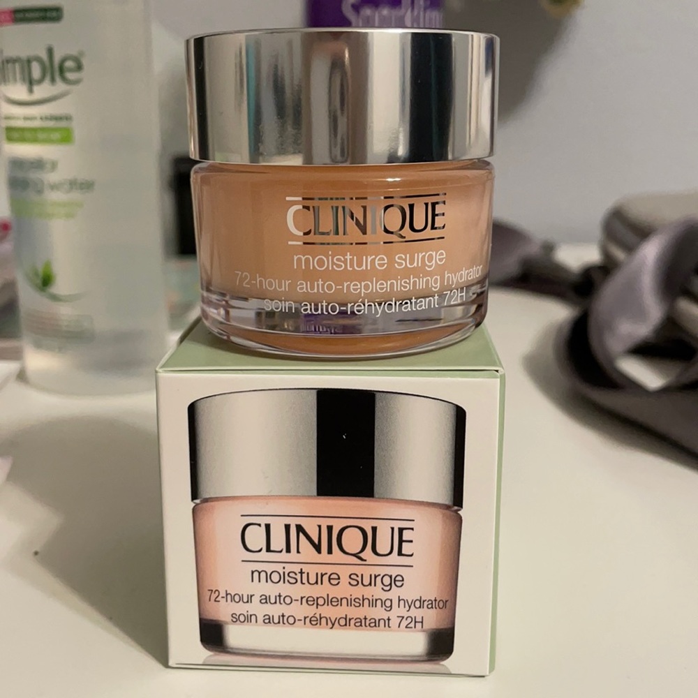 Clinique moisture surge